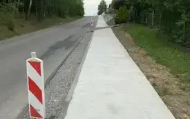 Budowa chodnika 1830R Lis&oacute;w 003