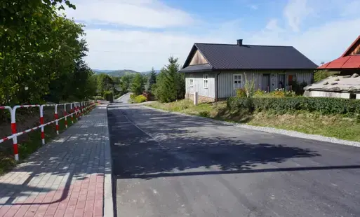 Nowy chodnik w Starym Żmigrodzie